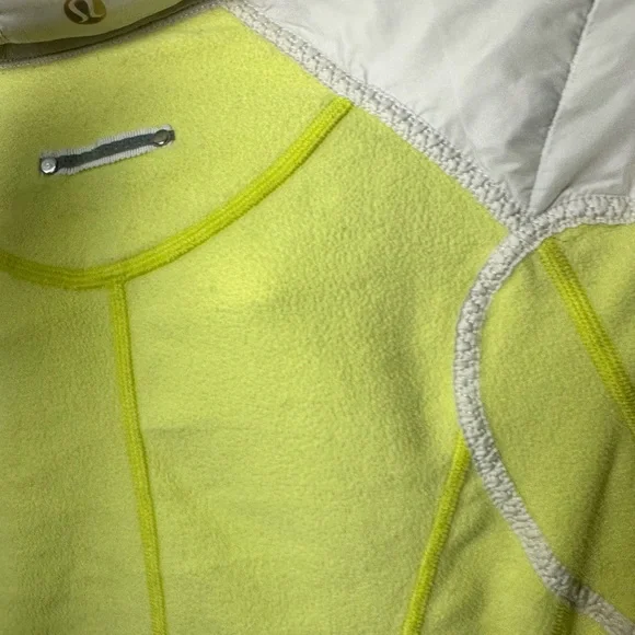LULULEMON RUN BUNDLE UP GOOSE DOWN JACKET CLARITY YELLOW POLAR CREAM SIZE 2 - Picture 12 of 17